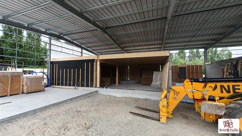 Ateliers municipaux isolés en paille à Coulon (79)